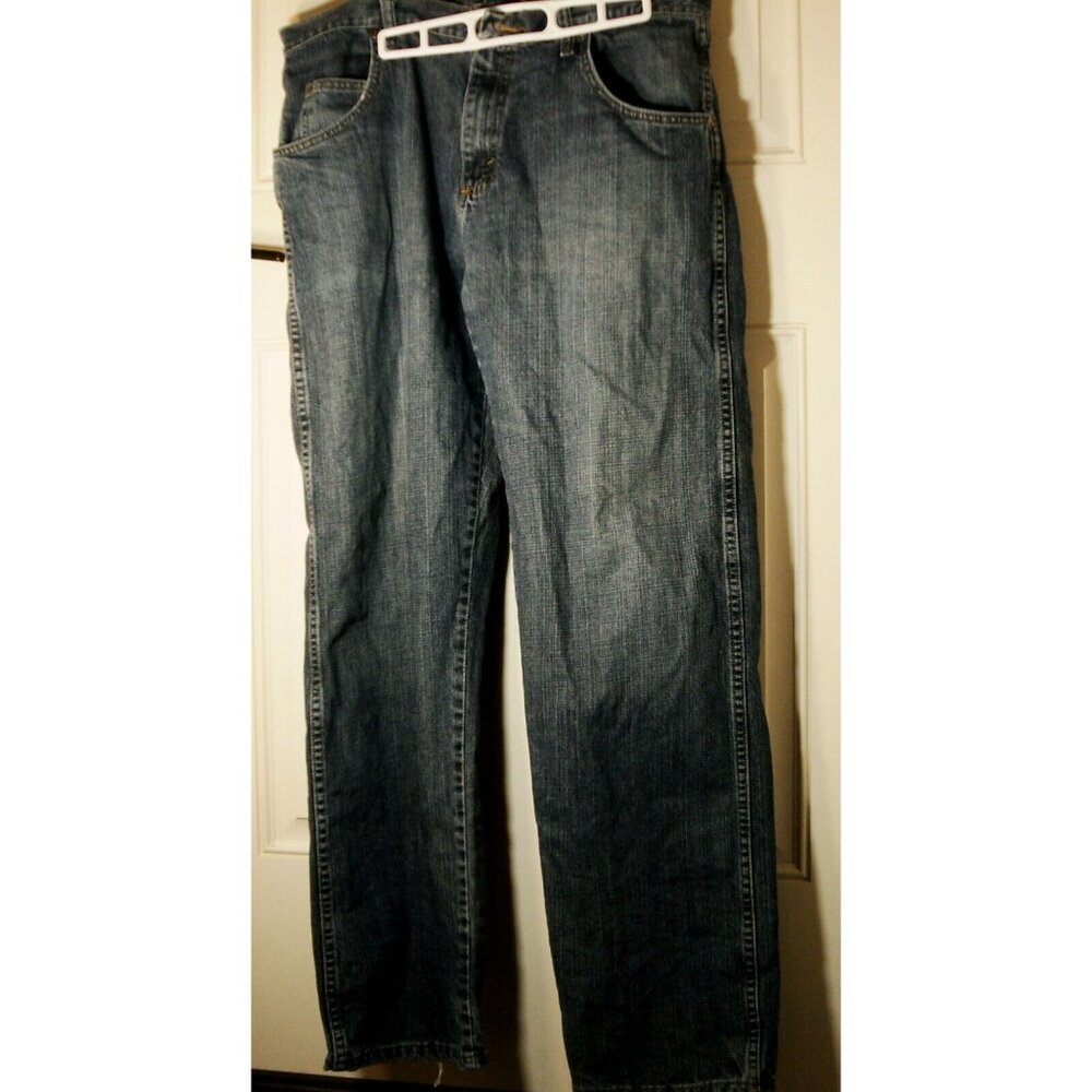 Wrangler Mens Rugged Wear Jeans Size 36x34 100% Cotton Medium Blue Wash